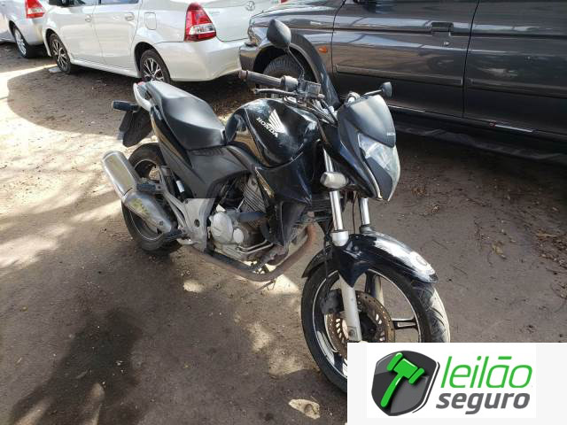 LOTE 007/CB 300 R 2014